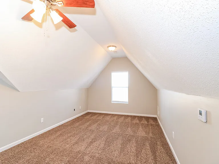 90 Oak Ridge Cv — Photo 14