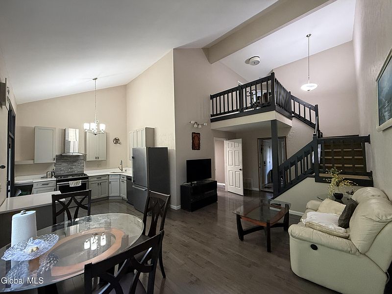 3rd image of 214 Walnut Lane