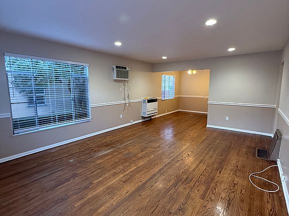 2nd image of 2320 E Washington Blvd