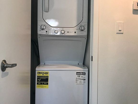 4th image of 320 W Earll Dr APT 04