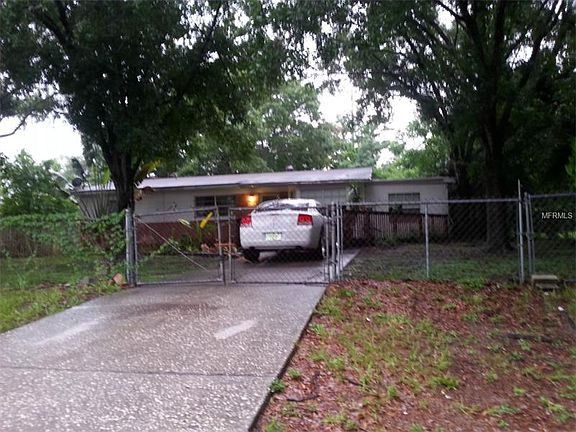 4th image of 9308 N Oakleaf Ave