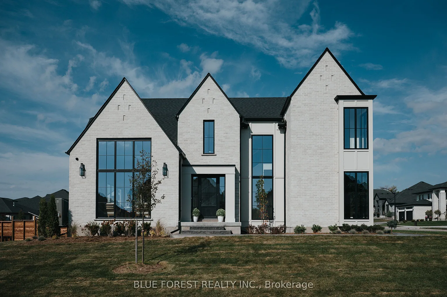 4 Edgeview Cres photo 1