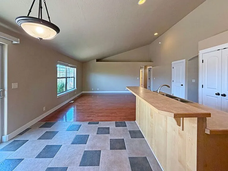 1434 Leaf Ln — Photo 16