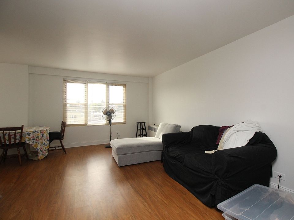 1st image of 2606 W Balmoral Ave APT 408