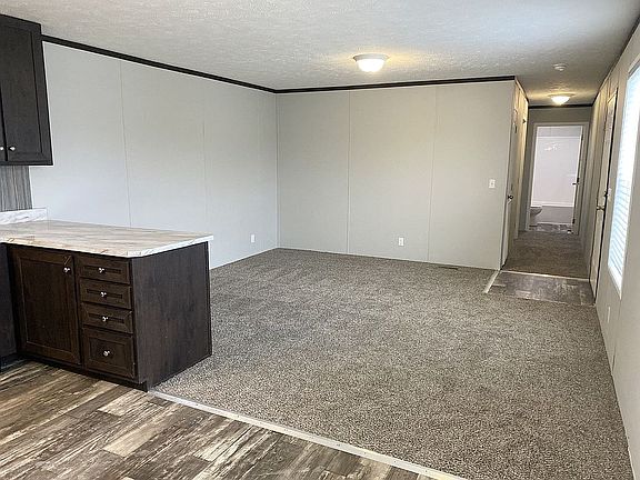 5th image of 4158 Riverview Cir