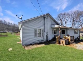 34 Benson Ln, Wellsburg, WV 26070