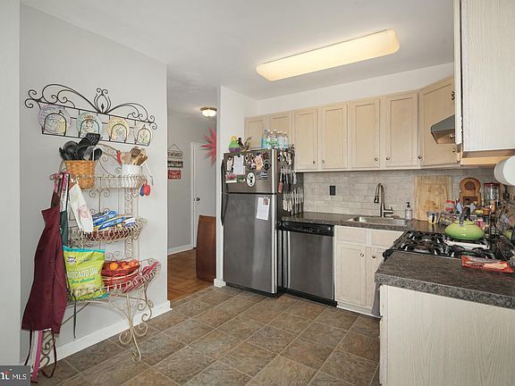 4th image of 2601 Pennsylvania Ave APT 1021