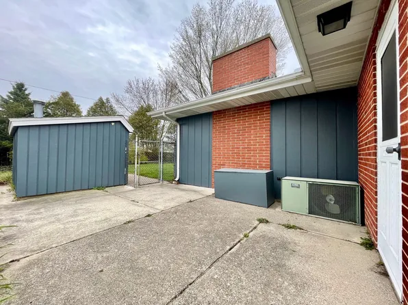 424 Arlington Ave, Grand Haven, MI 49417