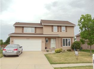 606 Huntington Ridge Rd NE, Cedar Rapids, IA 52402