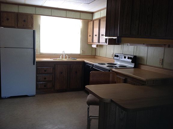 4th image of 13636 Lakeshore Dr