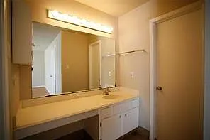 2 bed, 2.5 bath, 1380 sqft, $1,350 — Photo 4