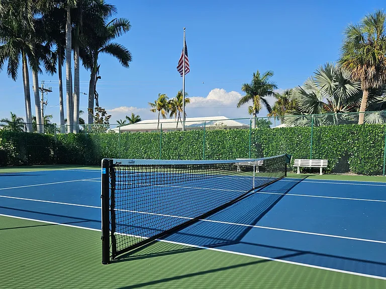 Two free tennis courts