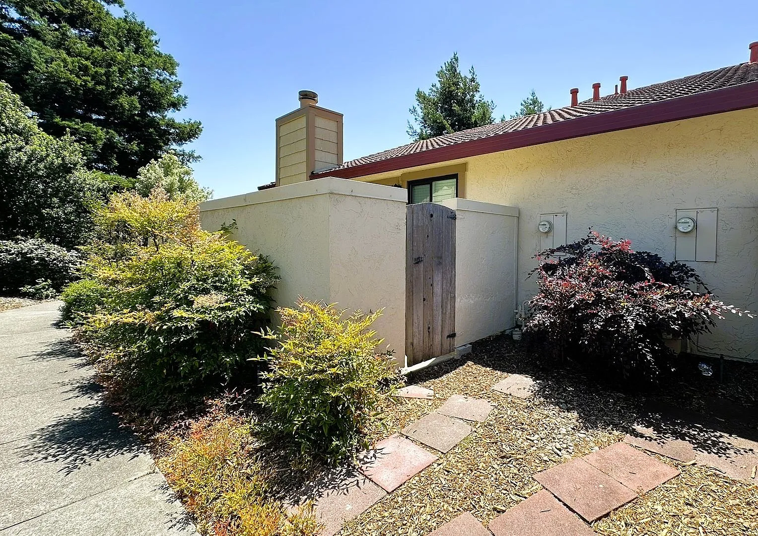 140 Park Place, Petaluma (2 Bed/1 Bath Condo) - 1st Open House Wed., 9/9 From 12:30 - 1:00 Pm — Photo 2