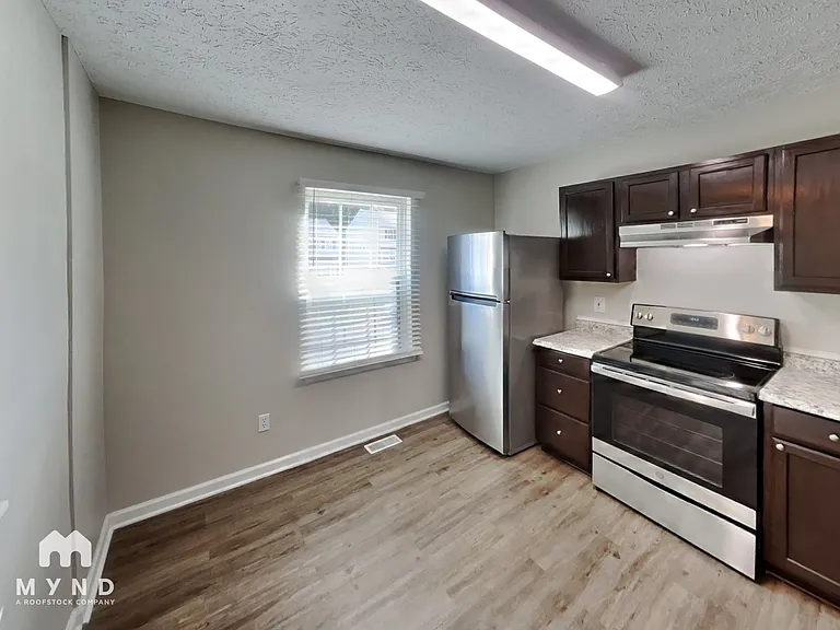 1106 Lady Banks Dr — Photo 3