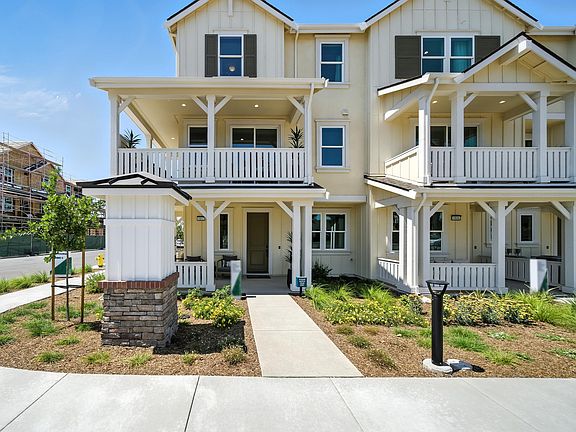 Amara at Arroyo Crossings by Trumark Homes in Livermore, CA I Residence 3 Model