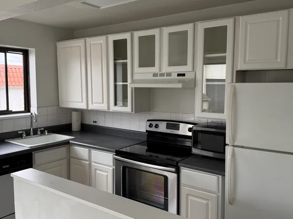 2450 Dexter Ave N APT 204, Seattle, WA 98109