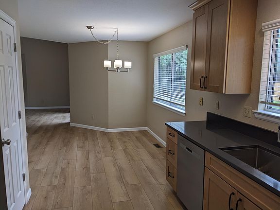 4th image of 2505 Jellison St