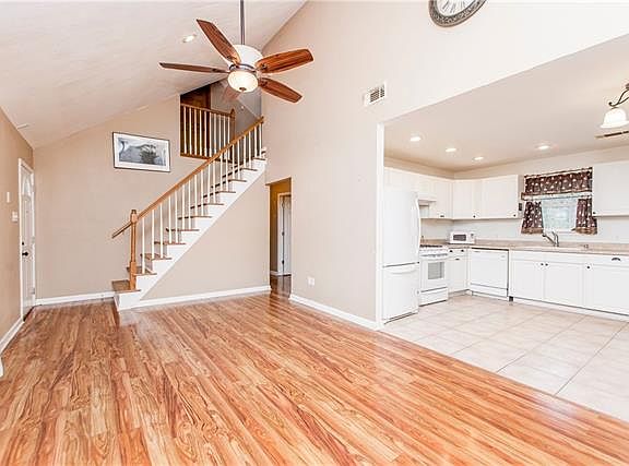 3rd image of 1029 Weimers Ave
