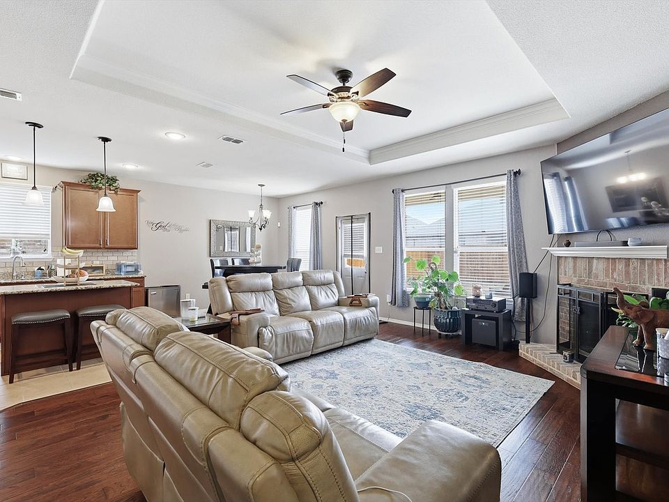 1st image of 409 Mariscal Pl