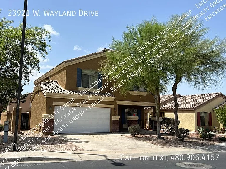 23921 W Wayland Dr — Photo 2