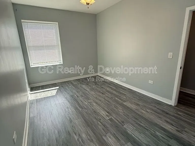 4753 S Saint Lawrence Ave #3 — Photo 8