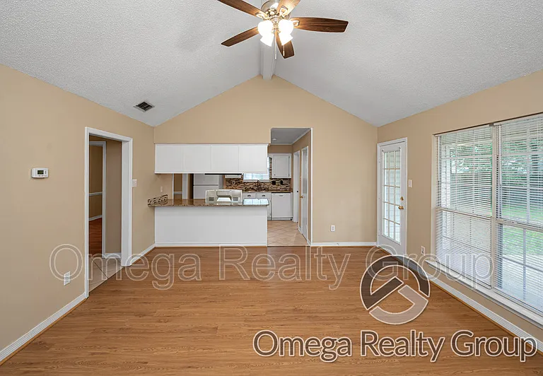 1380 Lexington Way — Photo 19