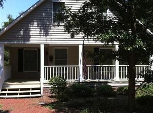 313 E Brown St, Southport, NC 28461