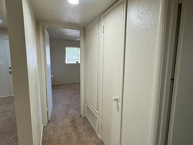 493 N Alta Ave — Photo 12