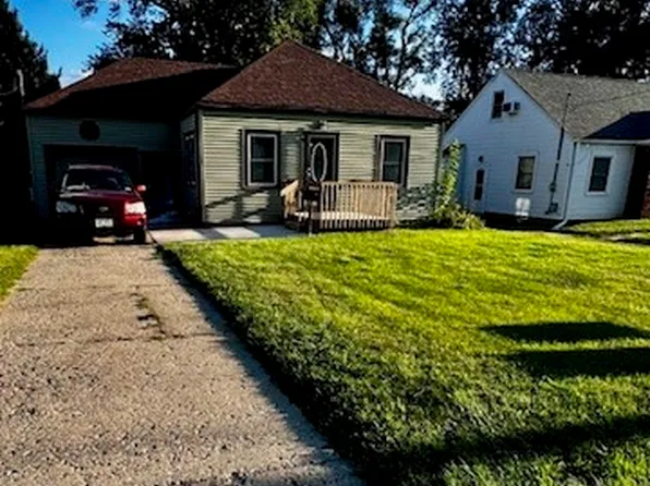 3900 Douglas Ave, Des Moines, IA 50310