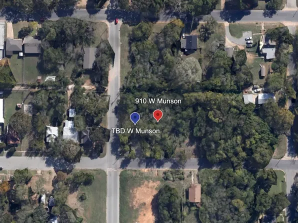 910 W Munson St, Denison, TX 75020
