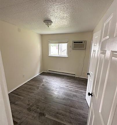 3rd image of 251 W Ocean View Ave #11016935