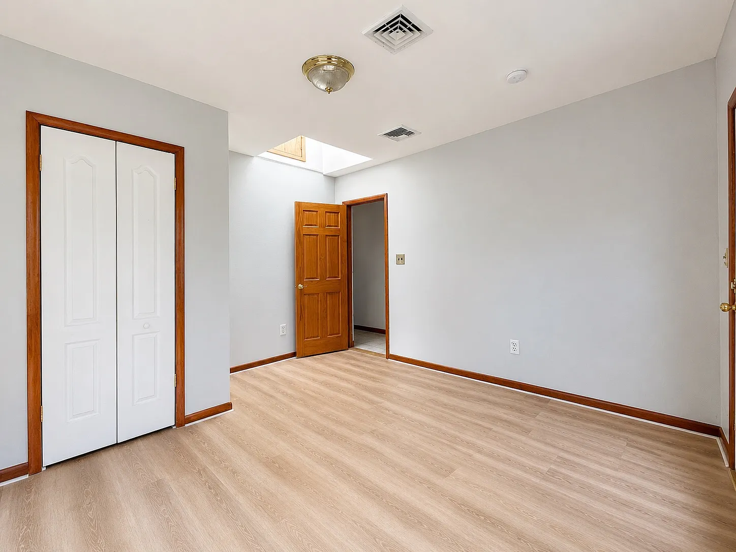 3 bed, $2,400 — Photo 3