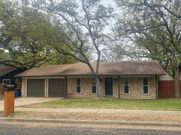 7211 Southwind Dr — Photo 1
