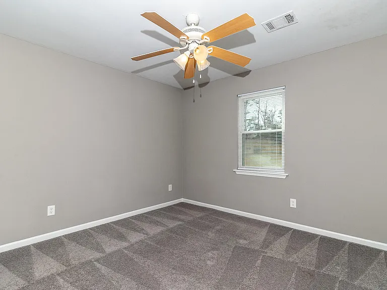 3844 Creek Ct — Photo 13