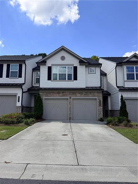 3 bed, 2.5 bath, 1900 sqft, $2,750 — Photo 1