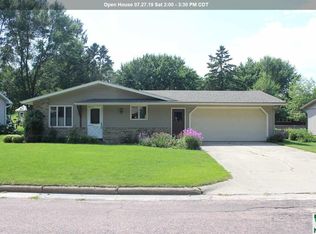 1821 Avenue H, Hawarden, IA 51023