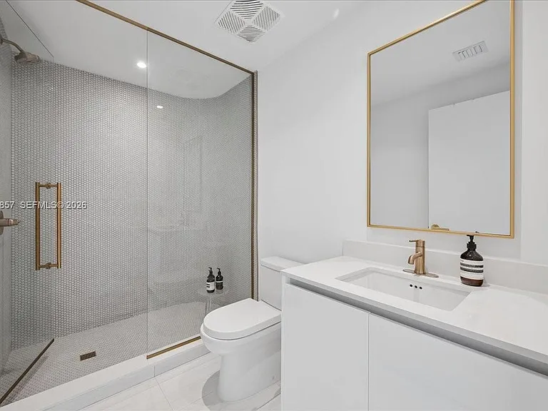 2678 Tigertail Ave #501 — Photo 23