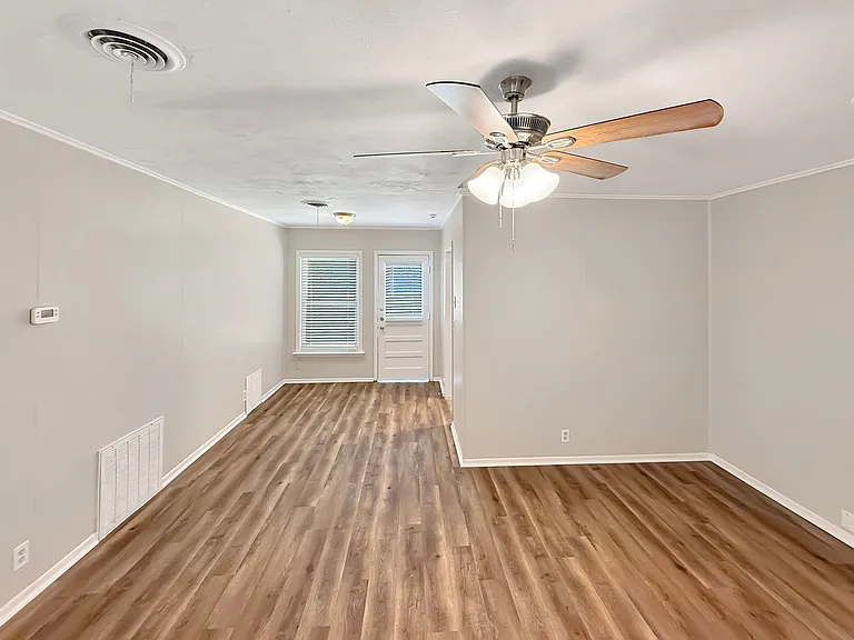 5017 Fairfax St — Photo 3