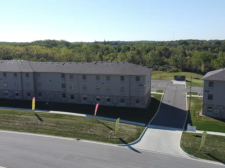 Crossroads Place Apartments — Photo 61