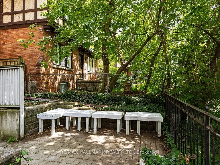 483 Parkside Dr #LOWER — Photo 17