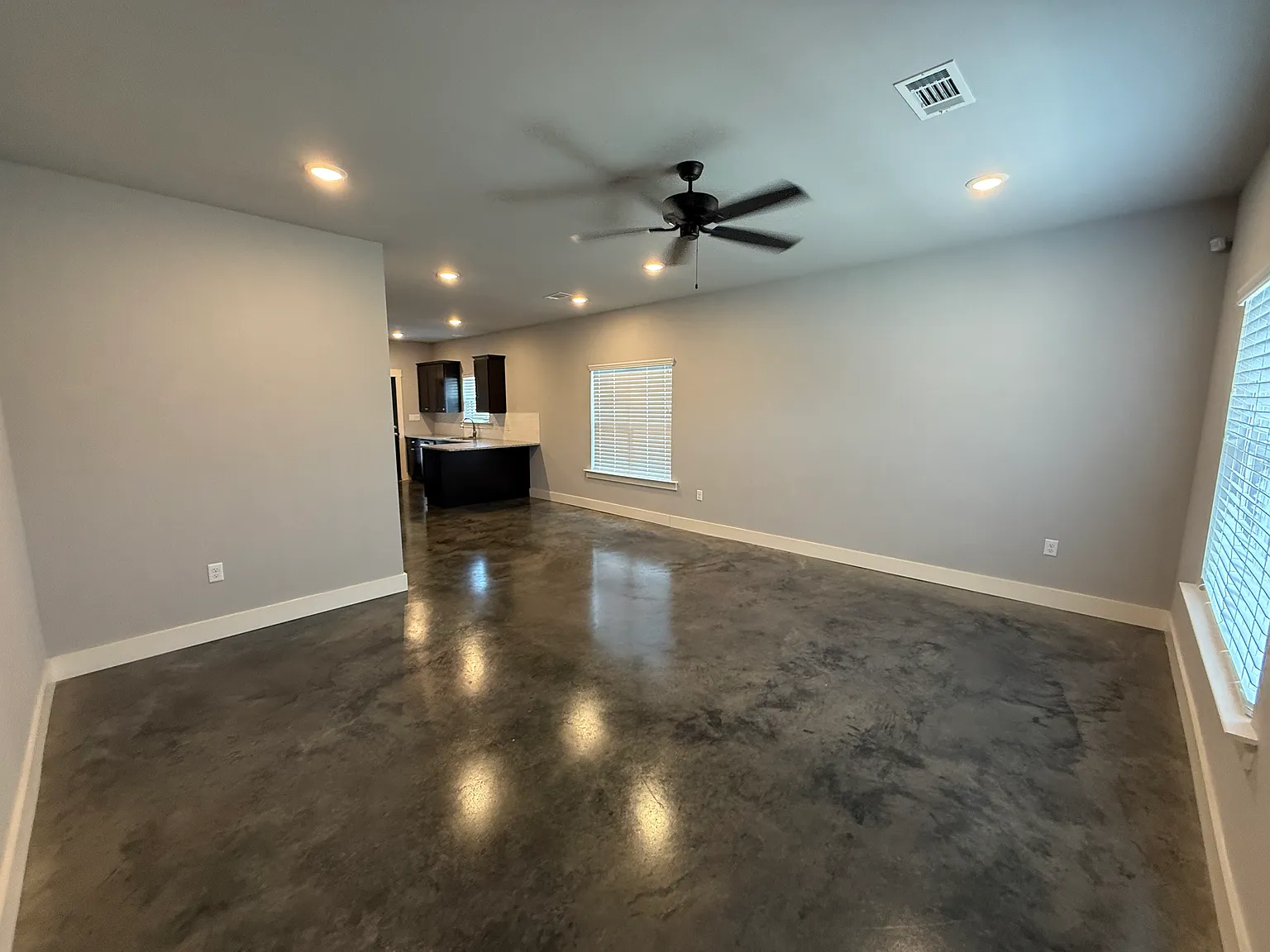3 bed, 1416 sqft, $1,600 — Photo 3