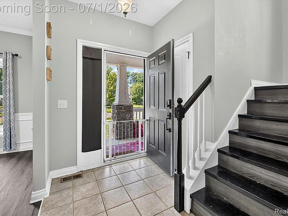 5th image of 4185 Oak St