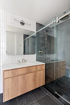 Bathroom, photo 1
