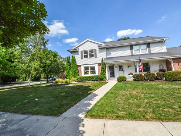 W72N1072 Hampton AVENUE, Cedarburg, WI 53012