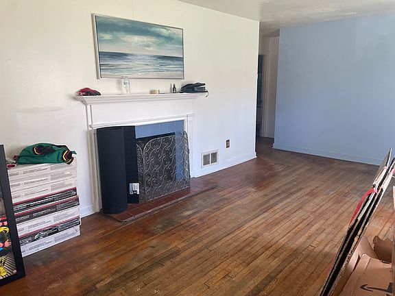 3rd image of 3039 Alta St