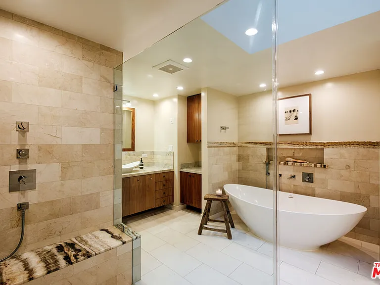 4975 Queen Florence Ln — Photo 32