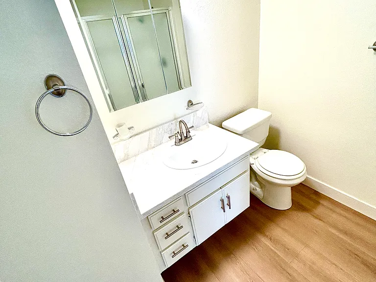 4319 Whitsett Ave #8 — Photo 11