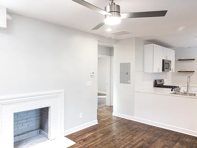 420 Alexander Cir SE #420 — Photo 3