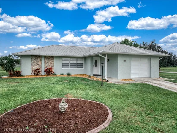 325 Maple Ln, Sebring, FL 33876