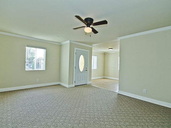 4th image of 601 W 59th Pl